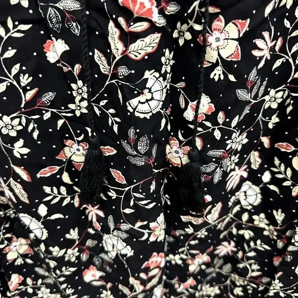 Old Navy ditsy floral top womens large black‎ oversized tassel cottagecore boho - Picture 2 of 7